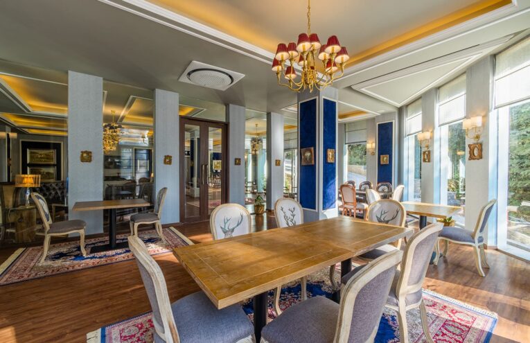 Clubhouse-dining-area-view